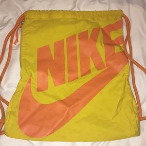 NIKE BAG💛